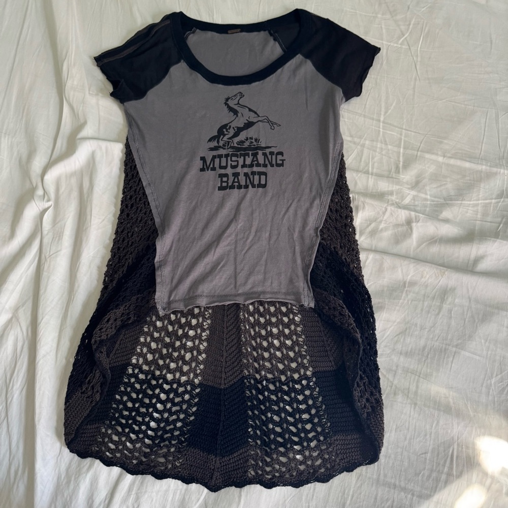 Free People Mustang Band Tee Crochet Mesh Back Top gray black Small mixed media - Picture 9 of 11